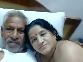 Indien oncle sexe clair hindi avec copine: gratuit porno 4b