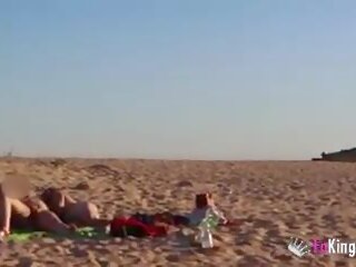 Exhibitionist Couple Looks for Bulls at the Beach: Porn 45 | xHamster