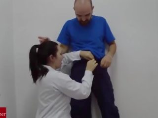Një i ri infermiere sucks the hospitalãâãâãâãâ´s njeri duarartë peter dhe recorded it.raf070