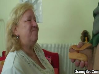 Grannies fucks ใหญ่ ทิ่ม