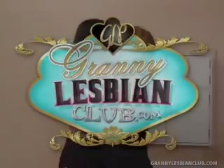 La hét đồng tính nữ grannies tình yêu của họ giới tính đồ chơi!